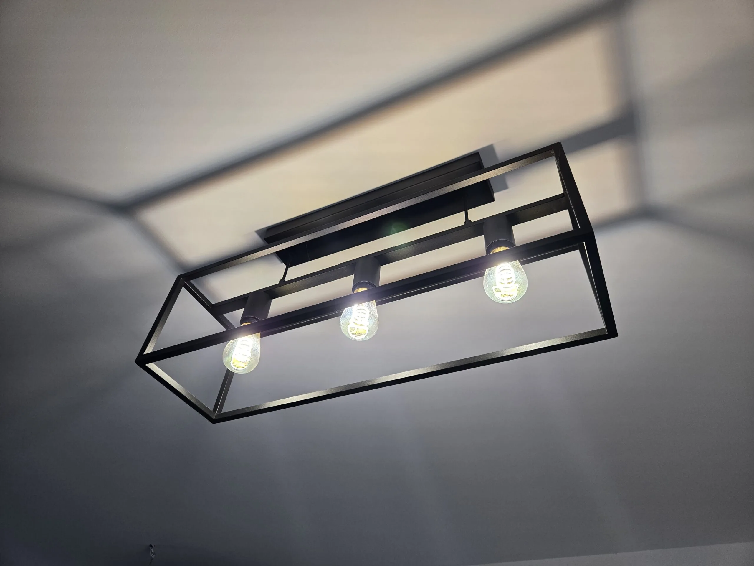 La casa smart costerà meno: Sensify trasforma le luci in sensori di movimento