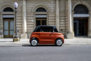 Nuova FIAT Topolino Corallo, colore esclusivo e schermo più grande