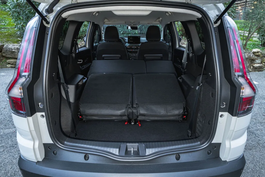dacia jogger hybrid 155 2026