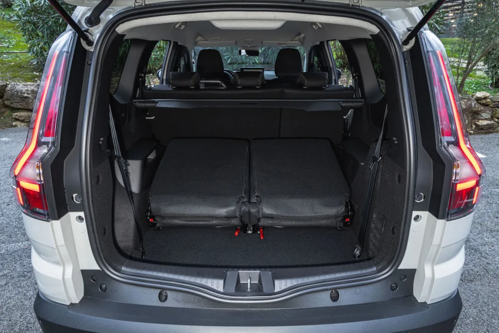 dacia jogger hybrid 155 2026