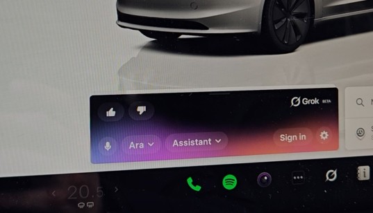 Grok arriva sulle Tesla in Italia. Lo abbiamo provato: ecco come funziona