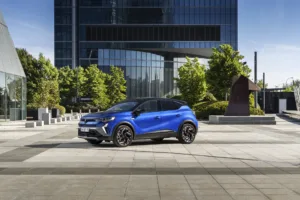 Renault Captur si aggiorna per il 2026 portando il Full-Hybrid E-Tech 160