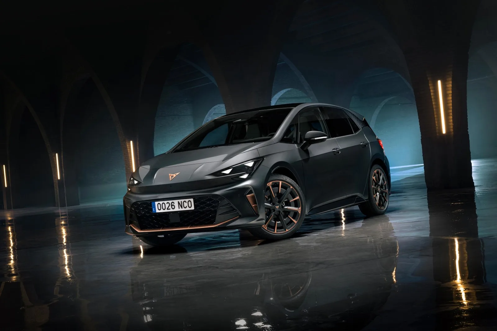 Nuova Cupra Born 2026, più affilata e tecnologica con il restyling: ecco come evolve Nuova Cupra Born 2026, più affilata e tecnologica con il restyling: ecco come evolve