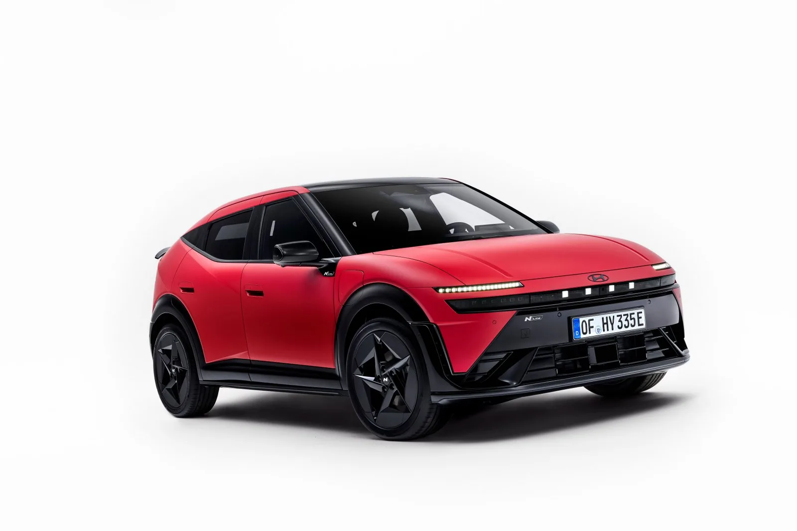 Hyundai IONIQ 3 si presenta e punta alla conquista del mercato europeo Hyundai IONIQ 3 si presenta e punta alla conquista del mercato europeo