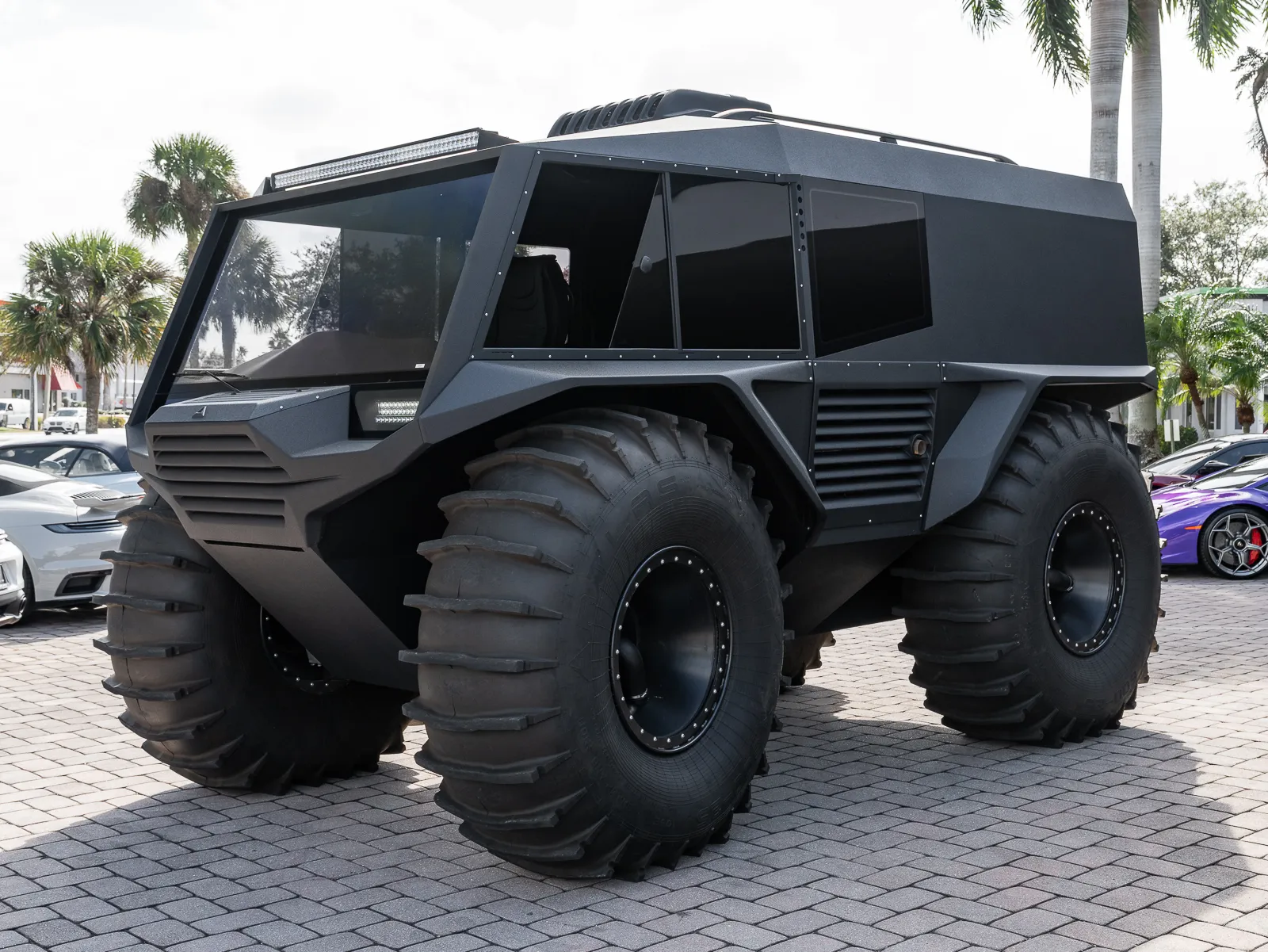 Atlas, il fat truck ucraino sbarcato in Florida (e rimasto invenduto) Atlas, il fat truck ucraino sbarcato in Florida (e rimasto invenduto)