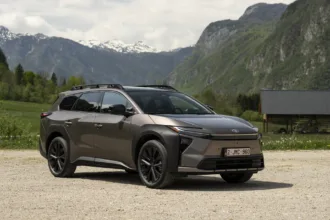 bZ4X Touring, Toyota regala più spazio al suo futuristico crossover bZ4X Touring, Toyota regala più spazio al suo futuristico crossover