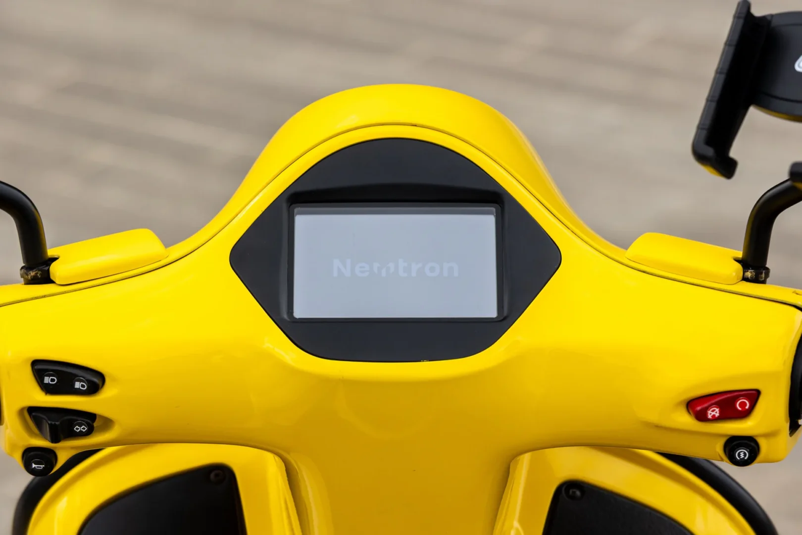 Vespa Newtron