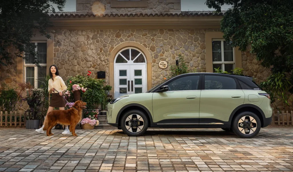 Geely E2