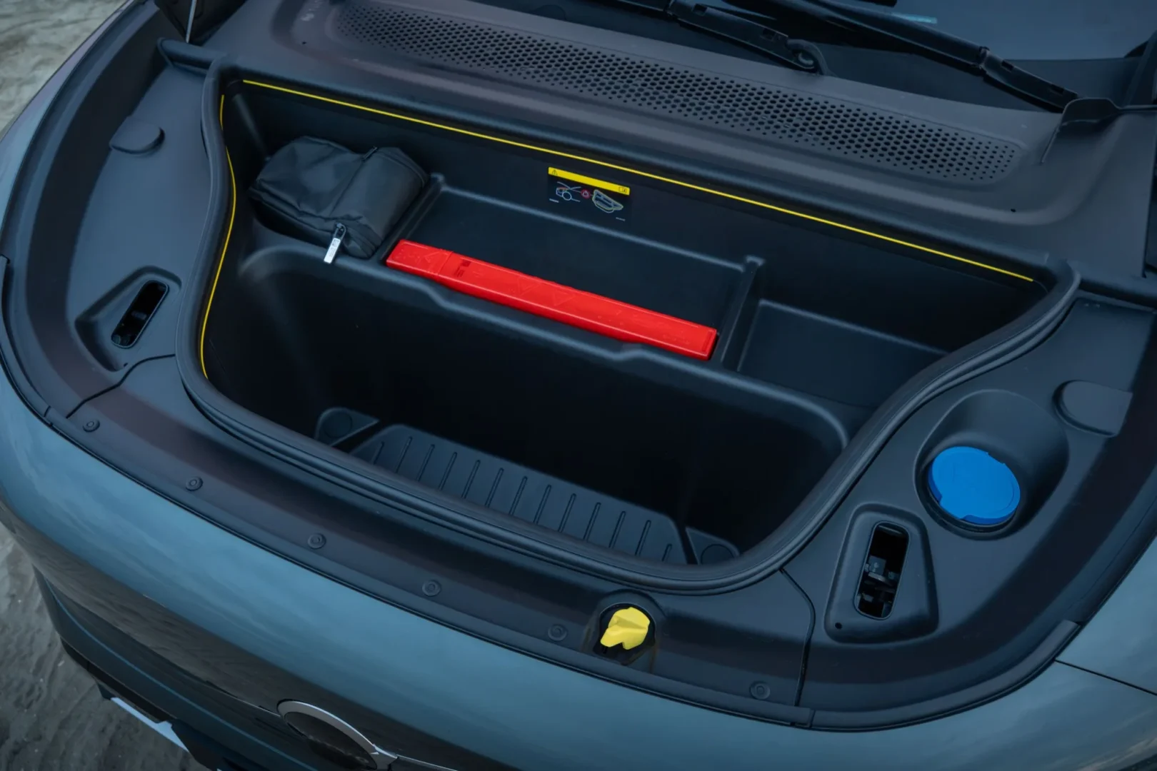 volvo ex60 frunk