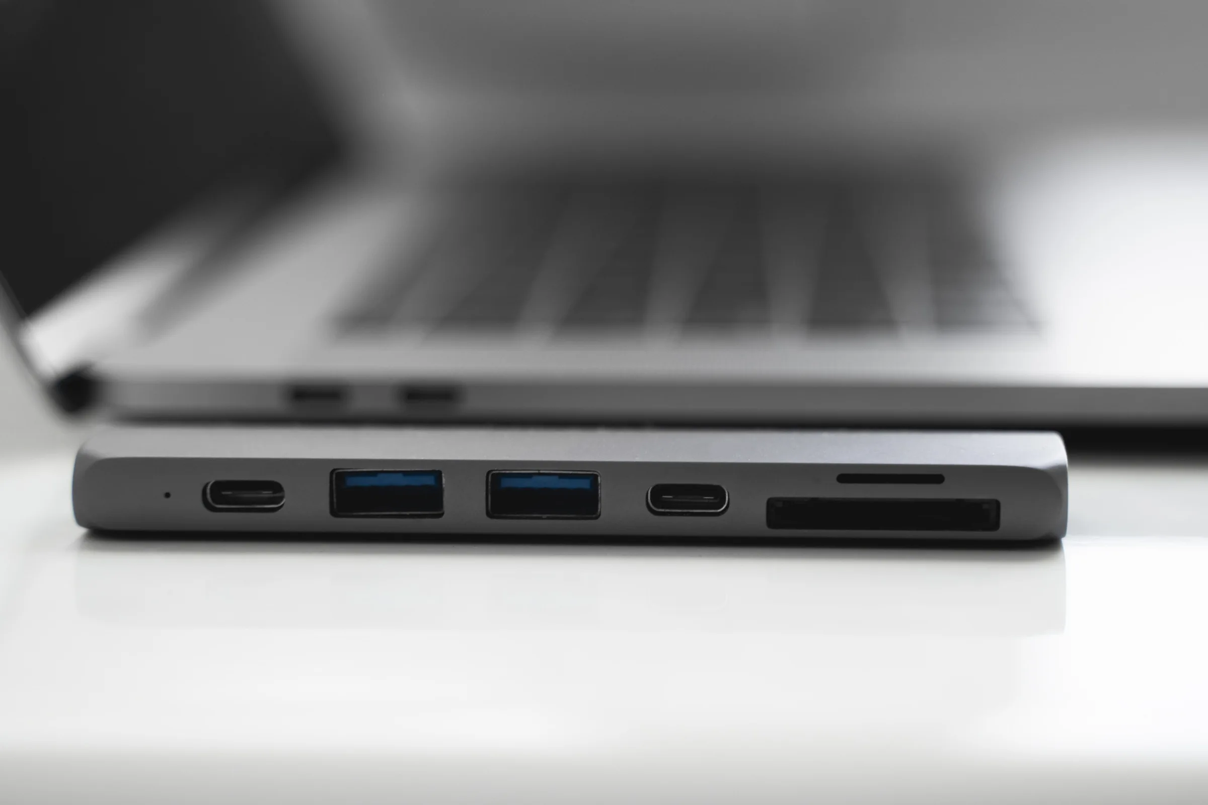 Docking station per notebook, come trasformare un portatile in una postazione desktop Docking station per notebook, come trasformare un portatile in una postazione desktop