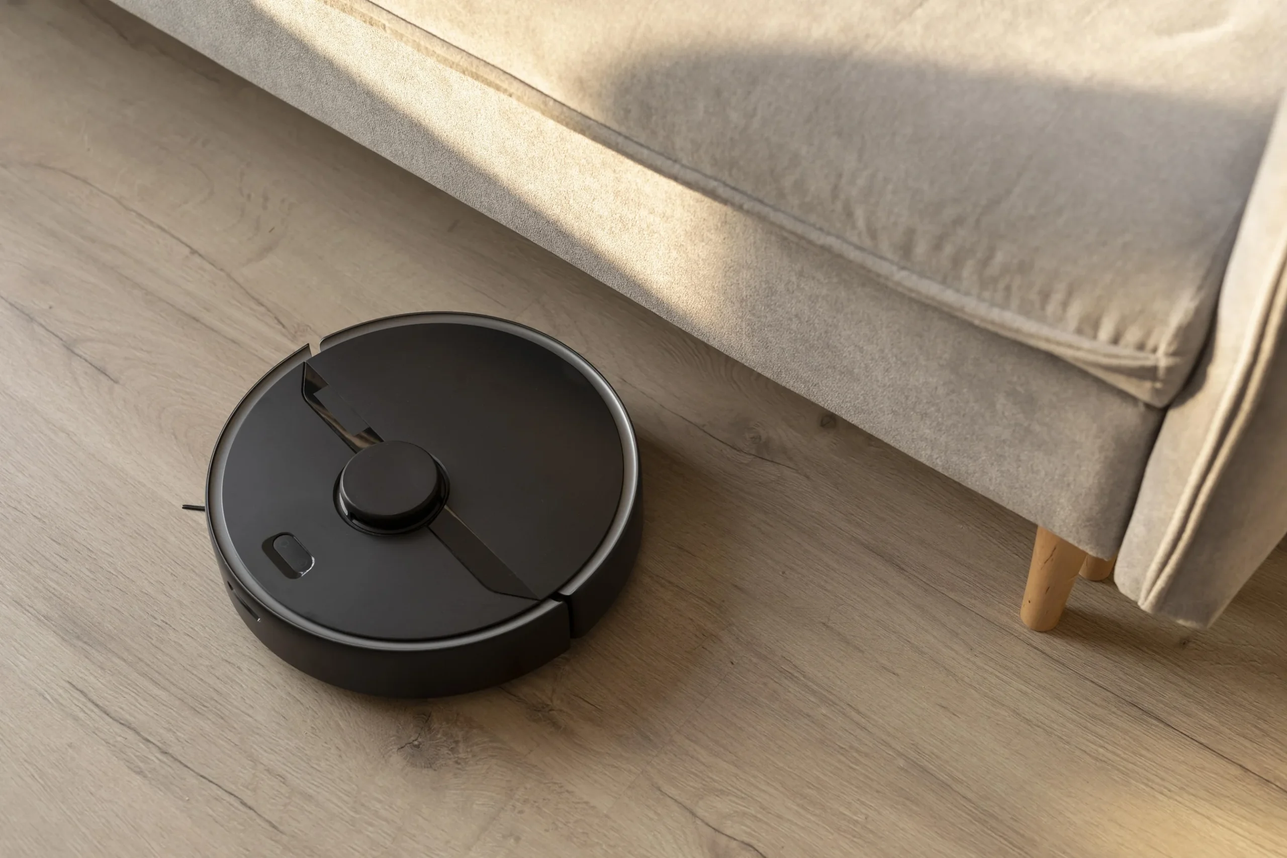 Robot aspirapolvere e lavapavimenti, quasi a metà prezzo l’Ecovacs che si lava e si asciuga da solo