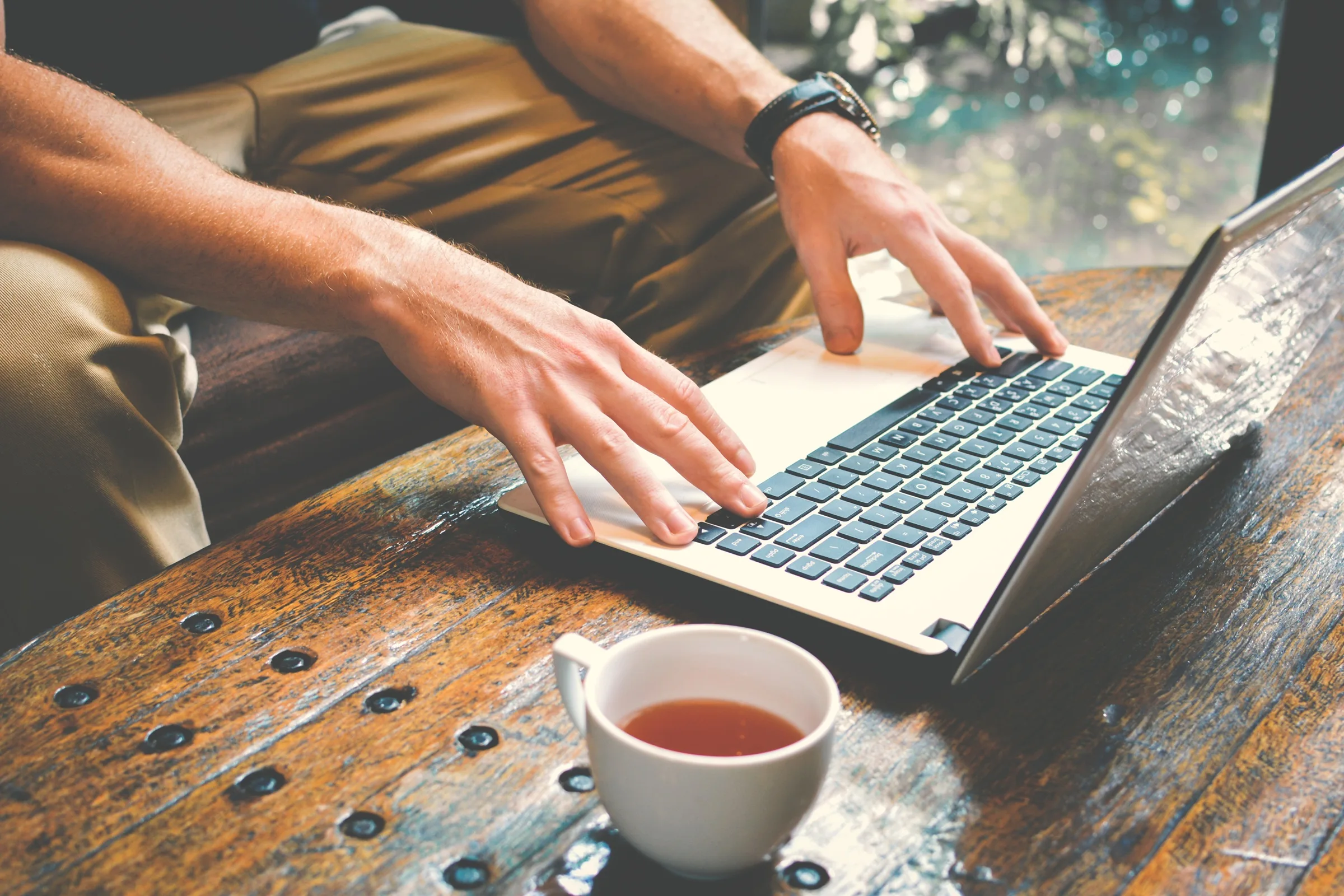 7 accessori tech per trasformare qualsiasi luogo in una postazione di lavoro 7 accessori tech per trasformare qualsiasi luogo in una postazione di lavoro