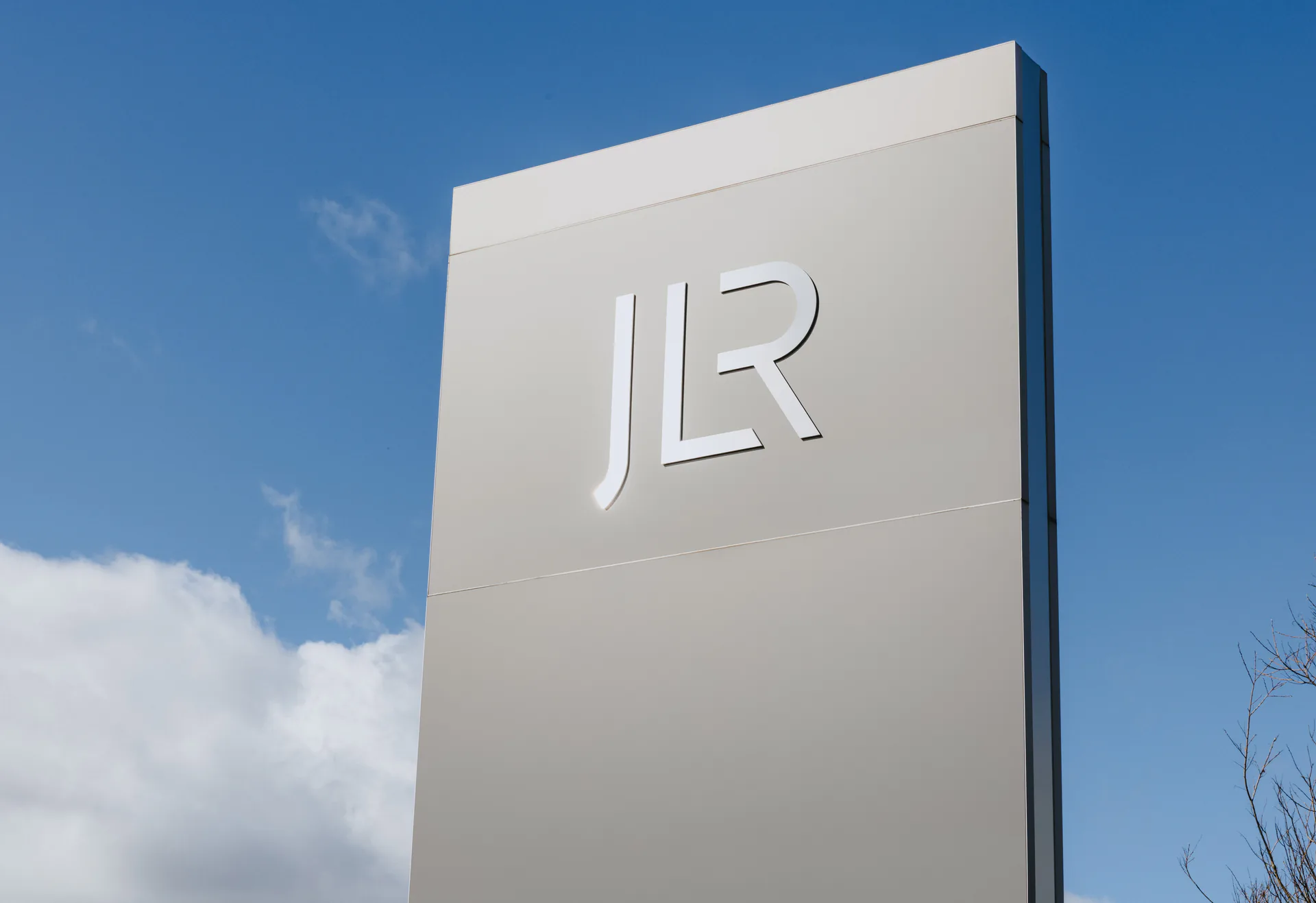Jaguar-Land Rover, si prospettano 4.000 licenziamenti (soprattutto in UK) Jaguar-Land Rover, si prospettano 4.000 licenziamenti (soprattutto in UK)