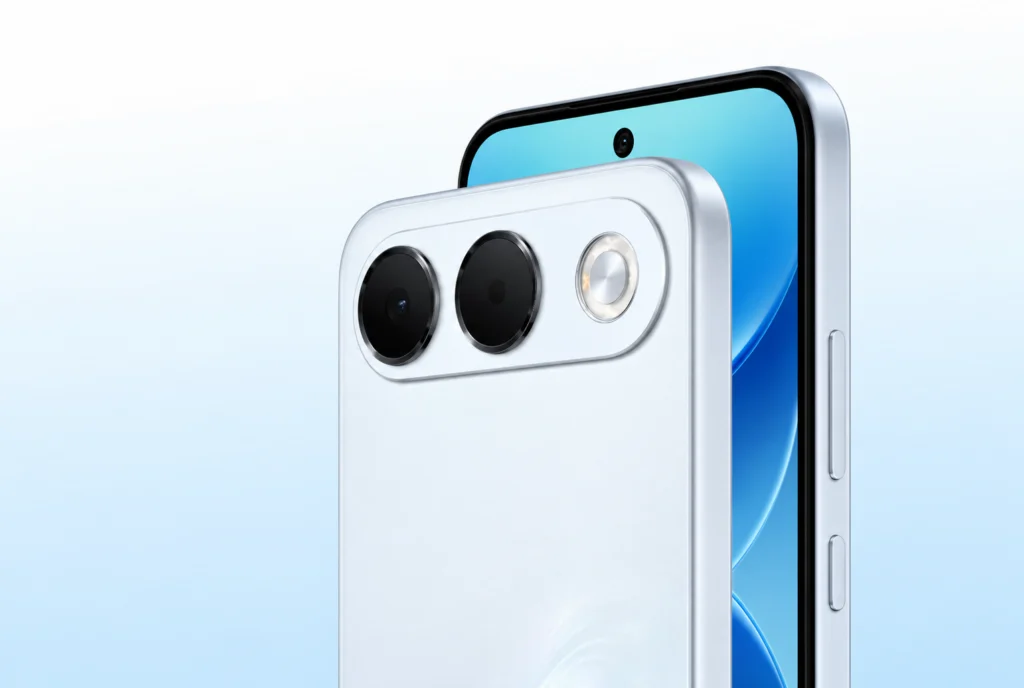 Oppo A7 Pro ufficiale: batteria monstre da 8.000 mAh e display OLED a 120Hz Oppo A7 Pro ufficiale: batteria monstre da 8.000 mAh e display OLED a 120Hz