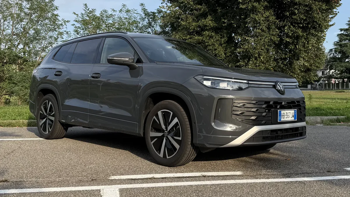 Volkswagen Tayron, il diesel vive ancora sul SUV a sette posti | Video Volkswagen Tayron, il diesel vive ancora sul SUV a sette posti | Video