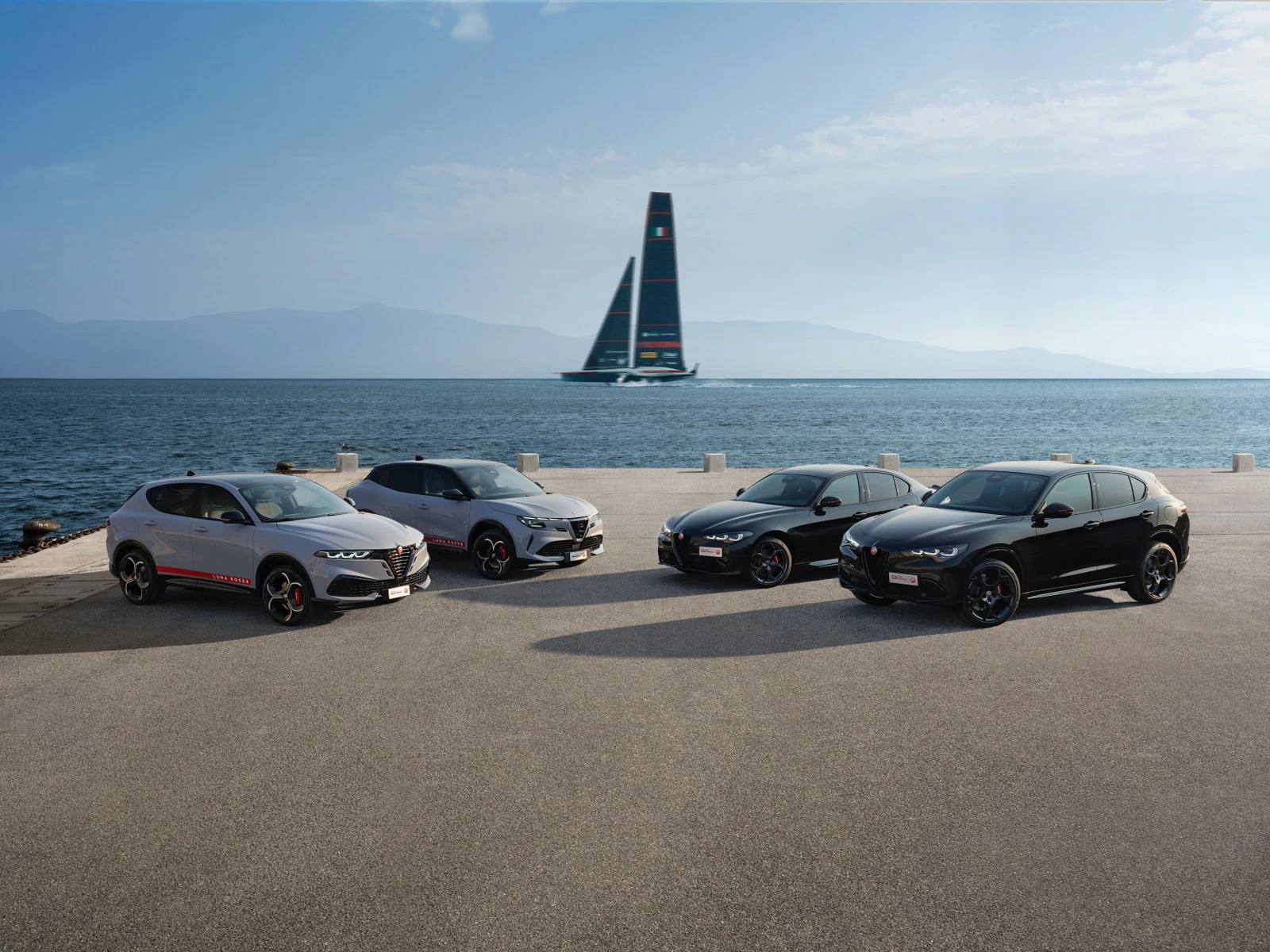 Alfa Romeo Luna Rossa: ecco la serie speciale per Junior, Tonale, Giulia e Stelvio (si parte da 37.800 euro) Alfa Romeo Luna Rossa: ecco la serie speciale per Junior, Tonale, Giulia e Stelvio (si parte da 37.800 euro)