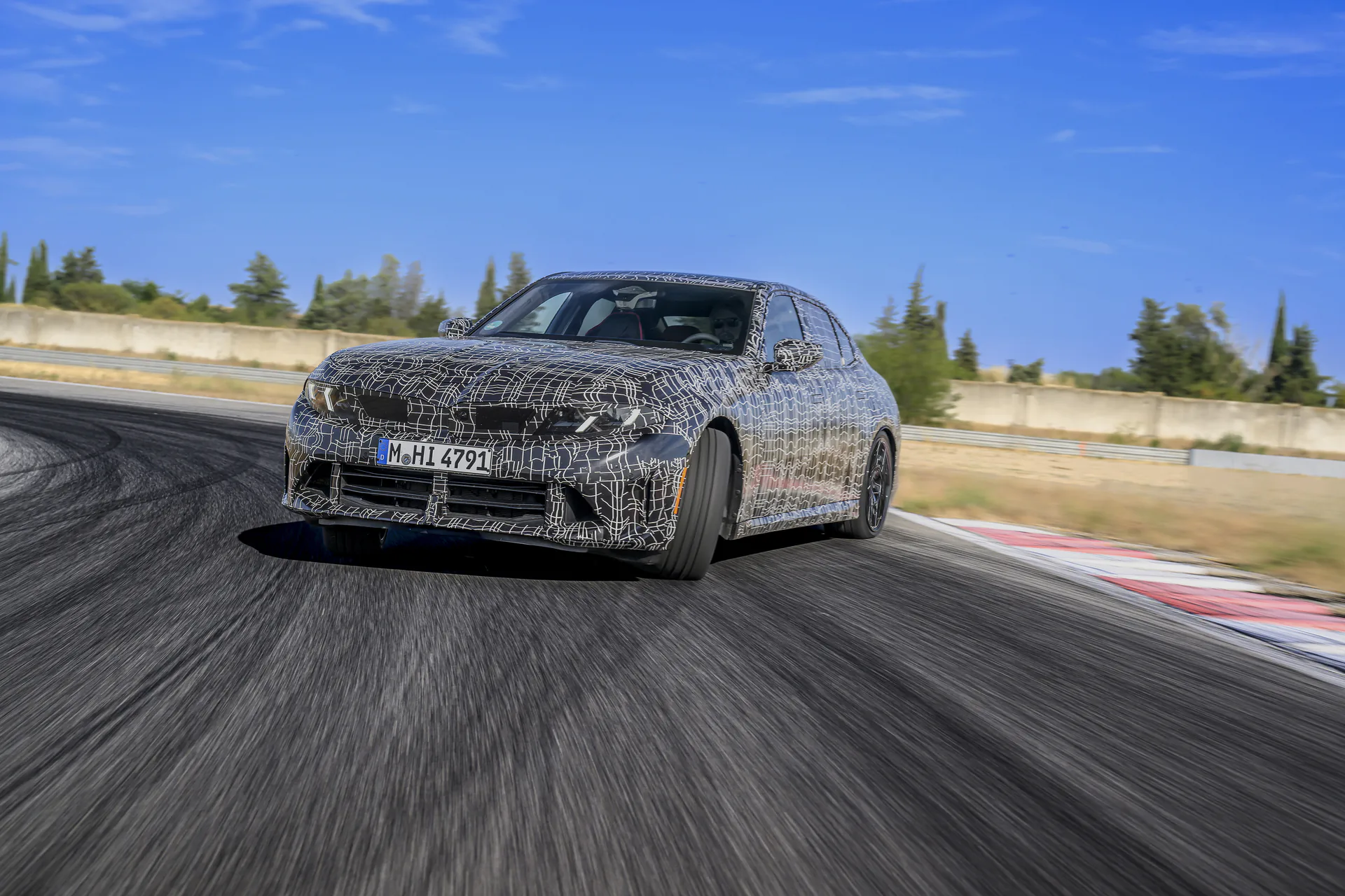 BMW M350 xDrive, quasi 450 CV e arriva anche la modalità drift BMW M350 xDrive, quasi 450 CV e arriva anche la modalità drift