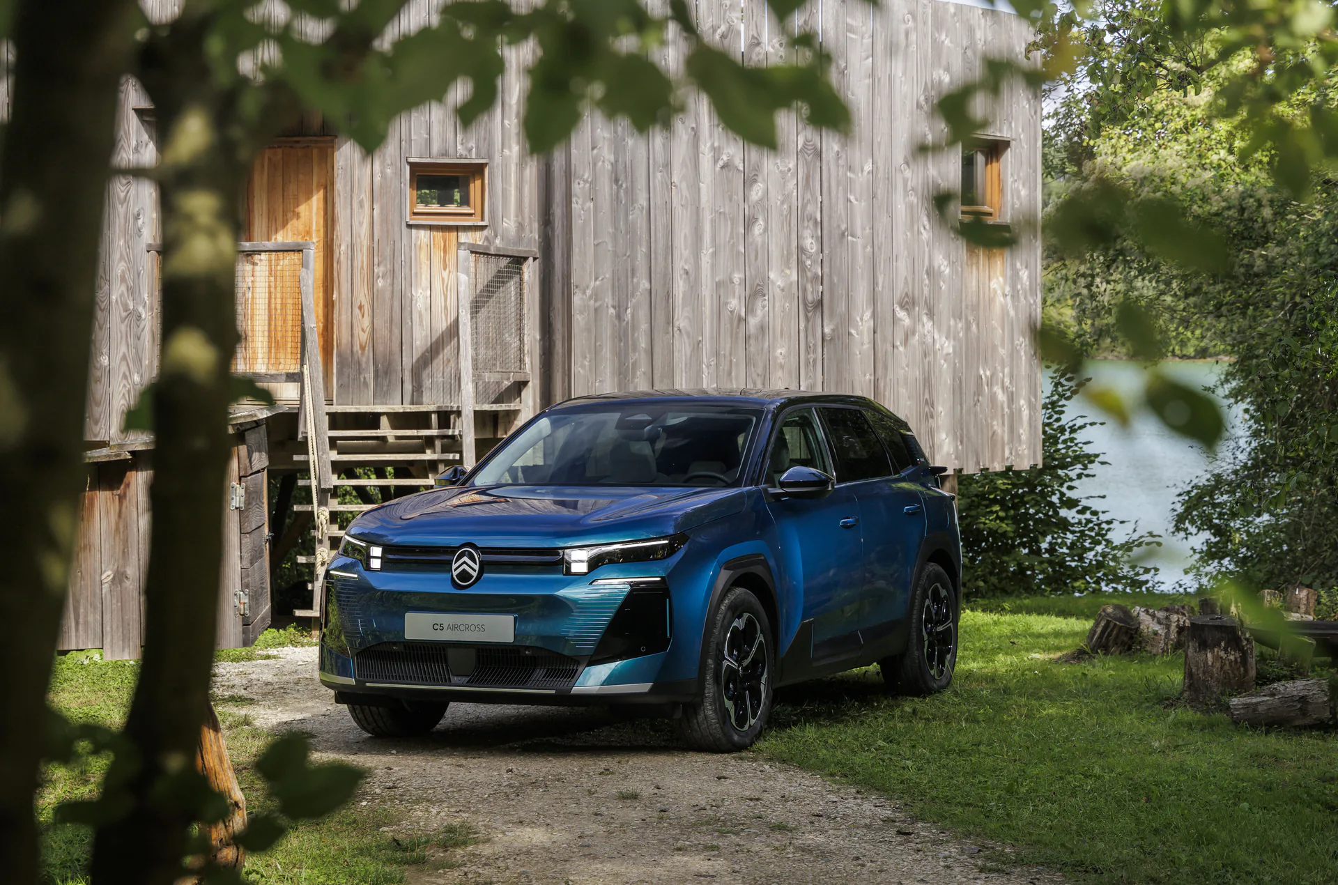 Émeraude, Citroen celebra un anno di C5 Aircross con un’edizione speiale Émeraude, Citroen celebra un anno di C5 Aircross con un’edizione speiale