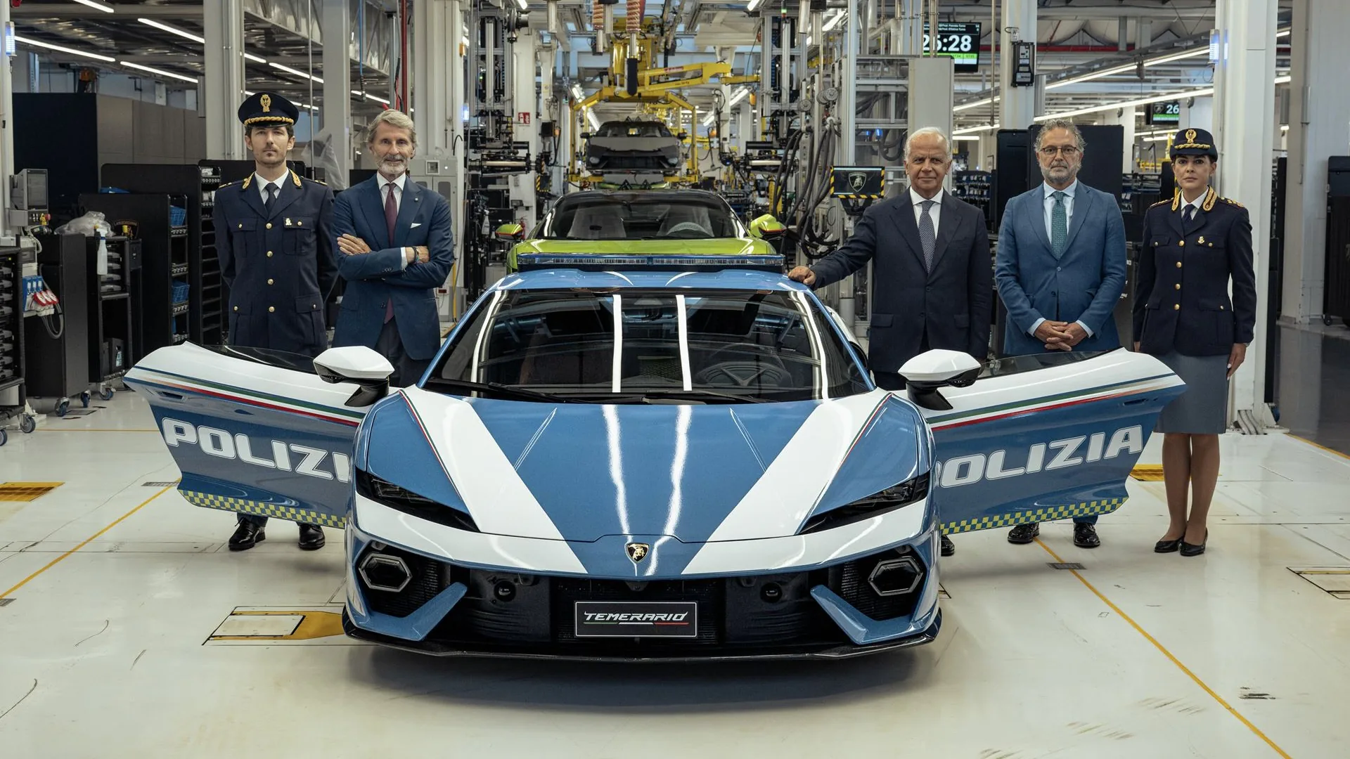 Lamborghini Temerario, la supercar veste la divisa della Polizia di Stato