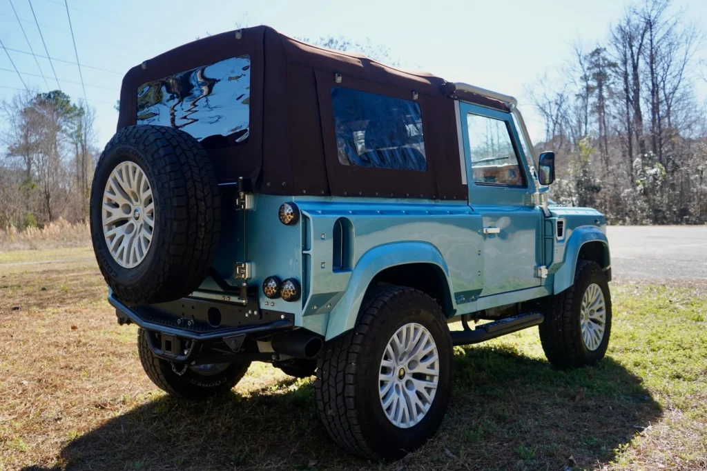 Land Rover Defender Osprey
