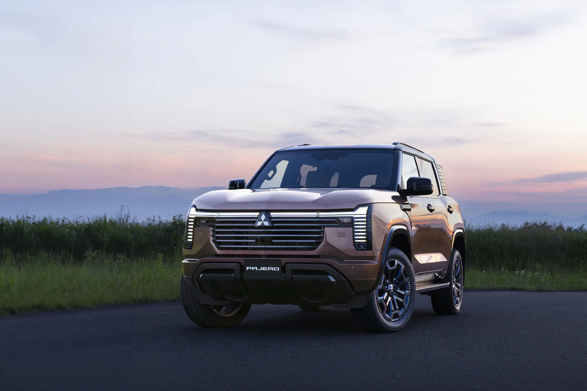 Mitsubishi Pajero: stessa filosofia, un pizzico di lusso in più Mitsubishi Pajero: stessa filosofia, un pizzico di lusso in più