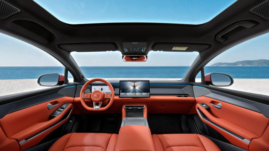 BYD Atto 8