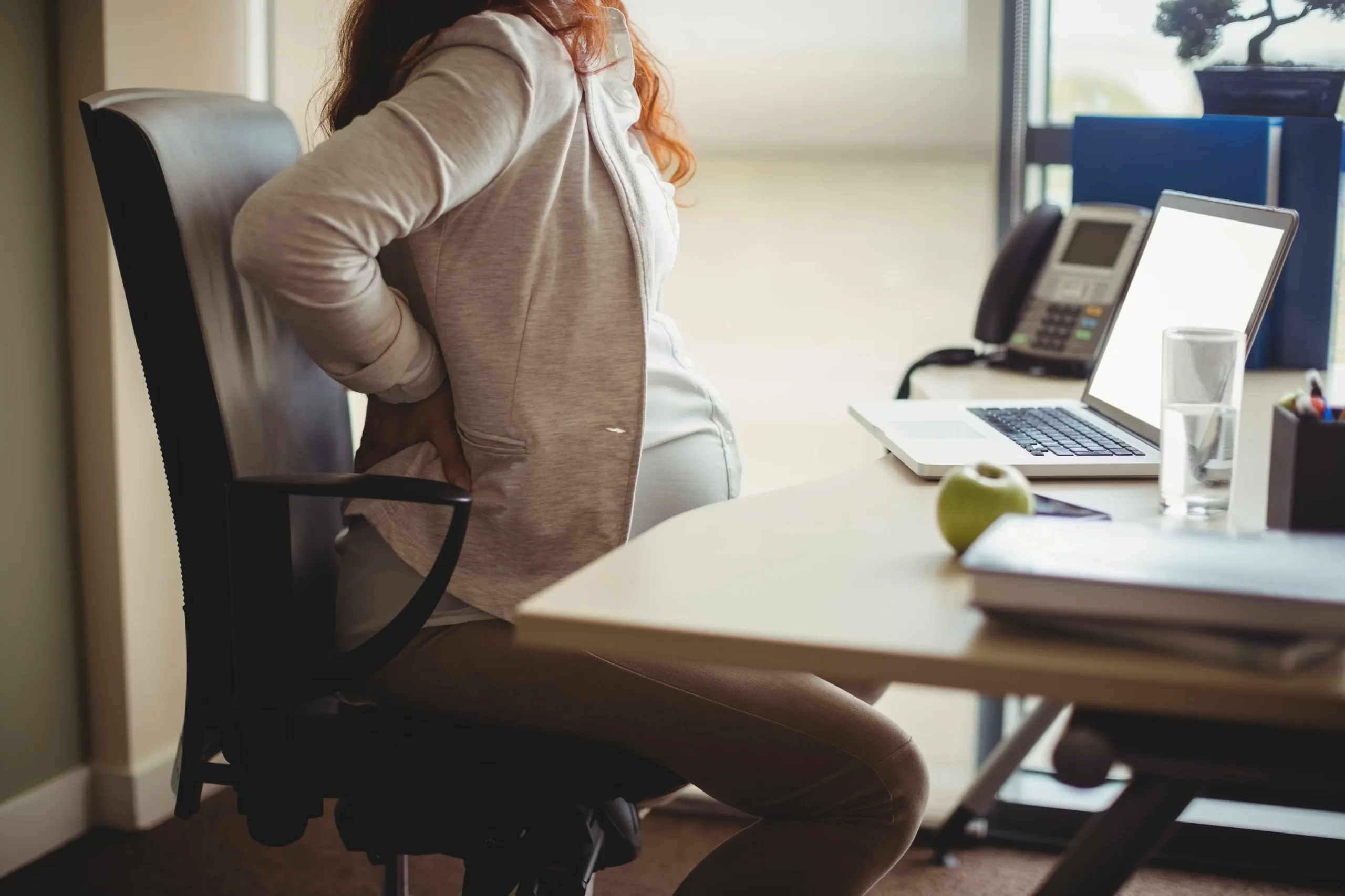 Passi tante ore al PC? Questa sedia ergonomica ha anche il poggiapiedi. E costa meno di quanto pensi Passi tante ore al PC? Questa sedia ergonomica ha anche il poggiapiedi. E costa meno di quanto pensi