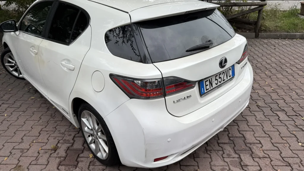 Lexus CT200h