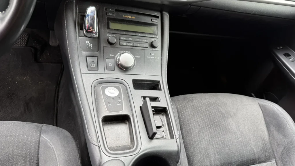 Lexus CT200h
