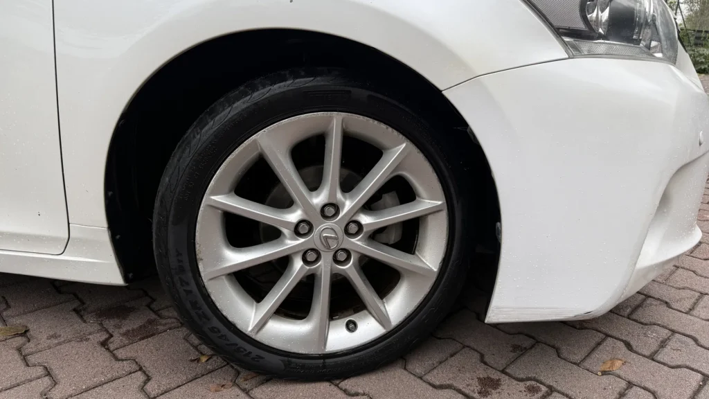 Lexus CT200h