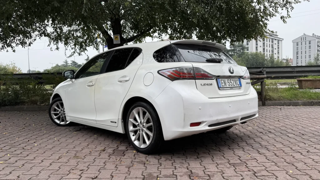 Lexus CT200h